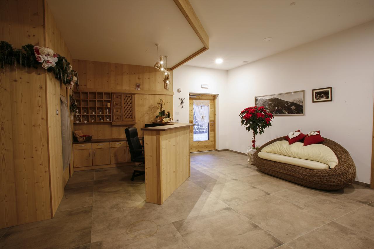 Vignola  Garni & Wellness Anderle酒店 外观 照片