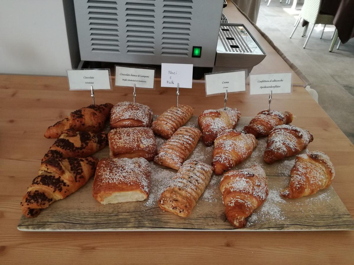 Vignola  Garni & Wellness Anderle酒店 外观 照片