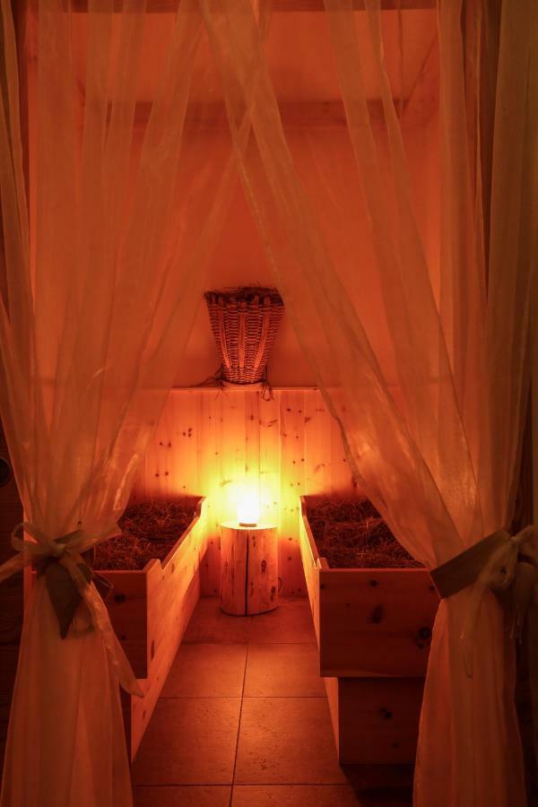 Vignola  Garni & Wellness Anderle酒店 外观 照片